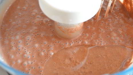 тирамису с кокосовым муссом, малиновым желе и черникой