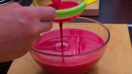 торт-мусс с клюквой и пралине