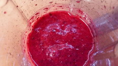 торт-мусс с клюквой и пралине