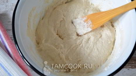 кулич с миндалем и лимонной цедрой