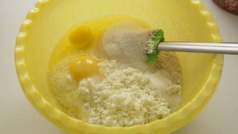 кулич творожный с вяленой клюквой