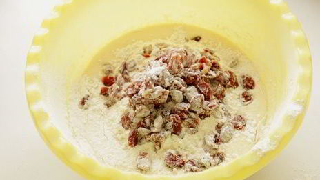 кулич творожный с вяленой клюквой