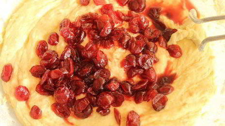 куличи с апельсиновой цедрой и вяленой клюквой