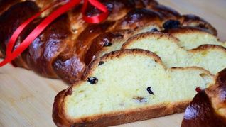 Пасхальная булка с изюмом