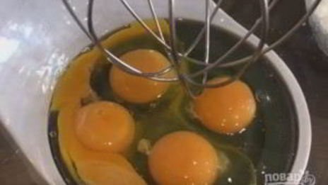 пасхальный кулич с сухофруктами и орехами