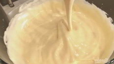 пасхальный кулич с сухофруктами и орехами