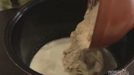 пасхальный кулич с сухофруктами и орехами