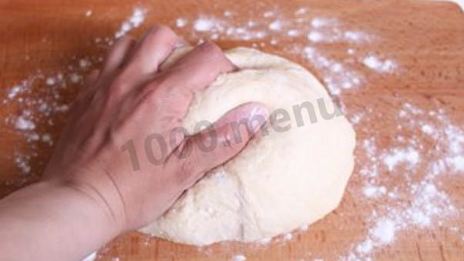 пасхальные булочки с кремом и абрикосами