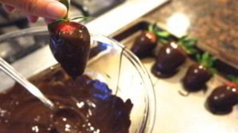 праздничная клубника в шоколаде