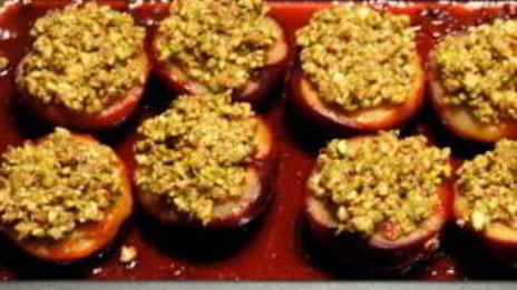 сливы запеченные в духовке с орехами