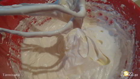 рулет из шоколадного суфле с малиной