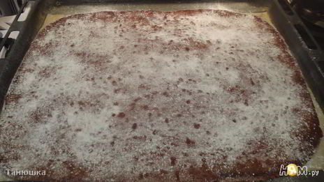 рулет из шоколадного суфле с малиной