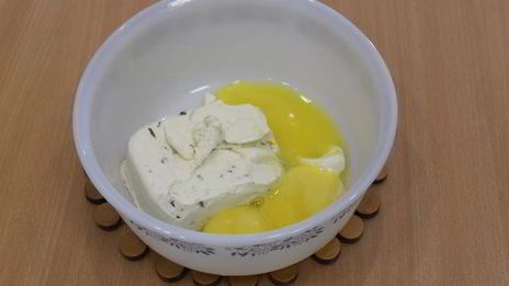 рыбка красная под суфле из сливочного сыра