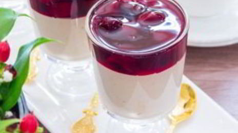 шоколадное суфле с вишневым соусом