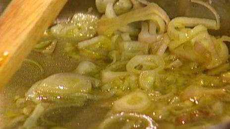 сливочное суфле с зеленым луком и тимьяном