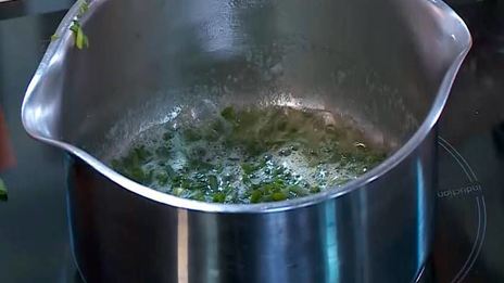 сырное суфле с зеленым луком и кукурузной мукой