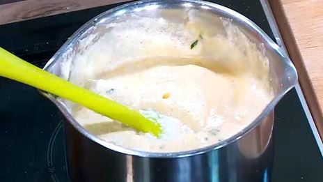 сырное суфле с зеленым луком и кукурузной мукой