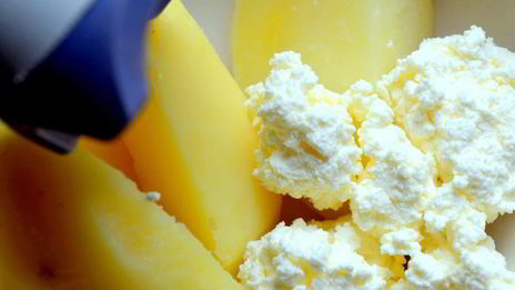 творожно-картофельное суфле с кинзой