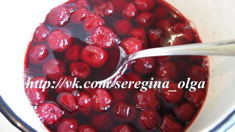 творожное суфле с вишневым соусом