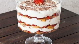 Клубничный тирамису-трайфл на десерт