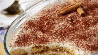 Тирамису с рикоттой, орехами и корицей