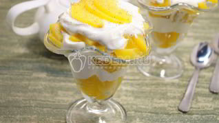 Творожный десерт с персиками