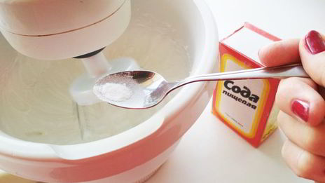 бисквит с вишней и зефирным кремом