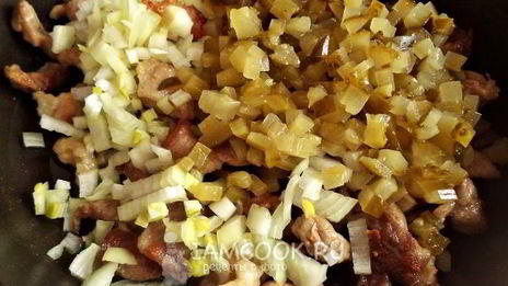 азу по-татарски в горшочках