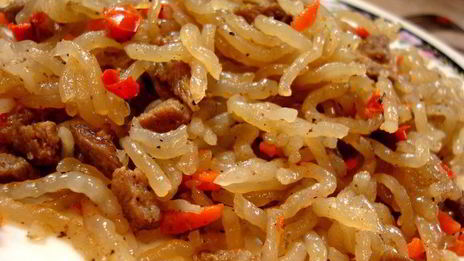 чапче — крахмальная лапша с овощами и говядиной