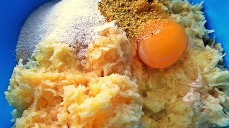 драники из картофеля, кабачка и яблока