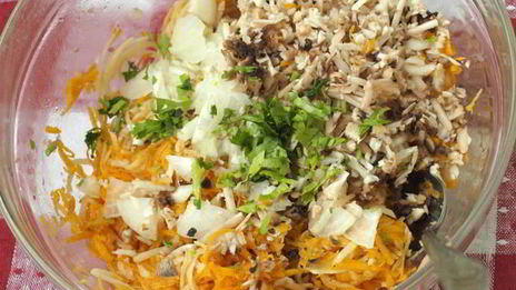 драники из тыквы и картофеля с шампиньонами