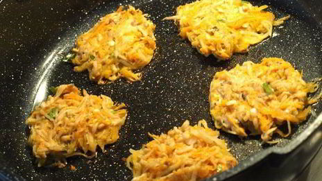 драники из тыквы и картофеля с шампиньонами