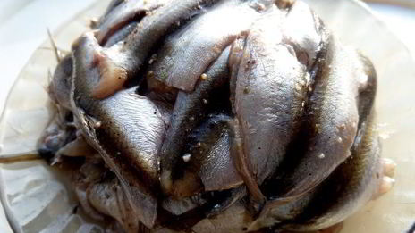 драники морковно-картофельные с килечкой