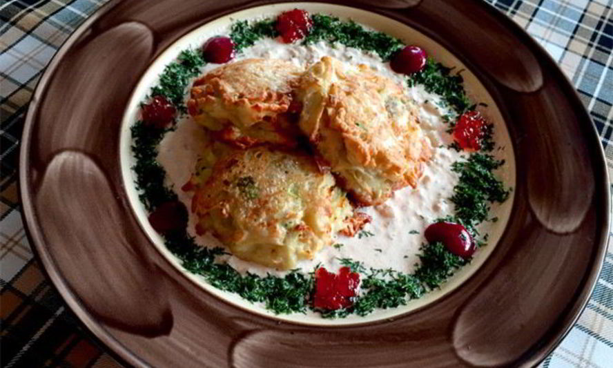 Рецепт драников с лососем и брокколи