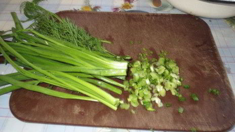 драники с селедочным салатом