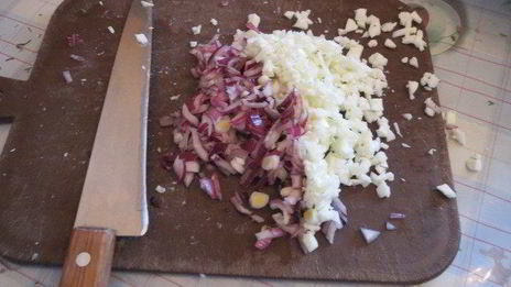 драники с селедочным салатом