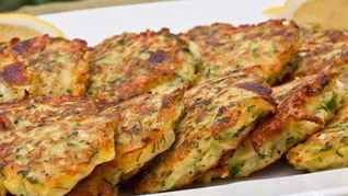 Драники с сыром и зеленым луком