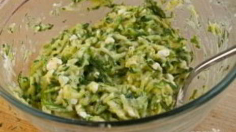 драники с сыром и зеленым луком