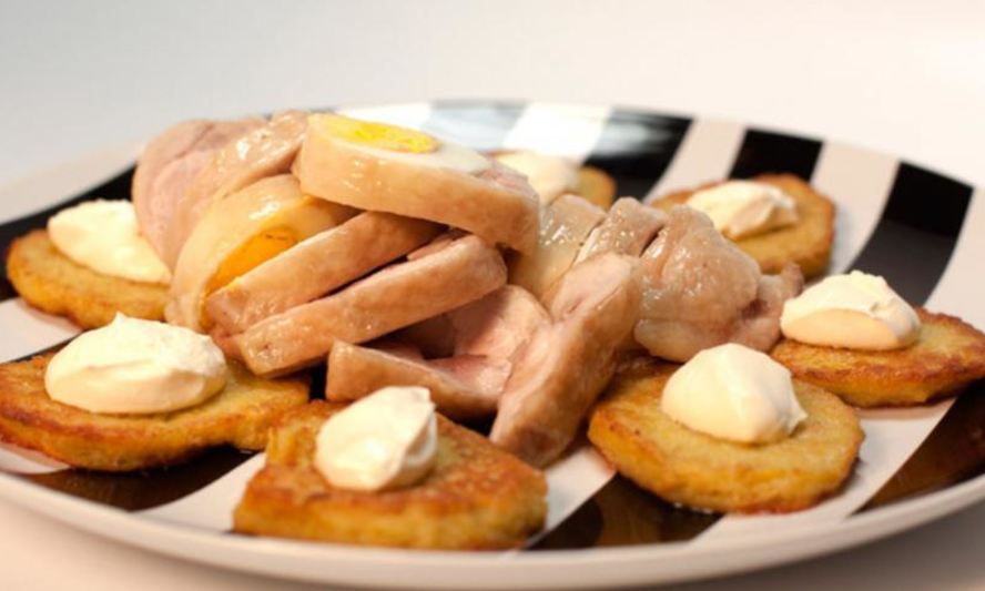 Рецепт фаршированного окорока и драники