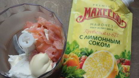 картофельные драники с кремом из лосося