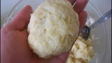 картофельные драники с мясом под грибным соусом