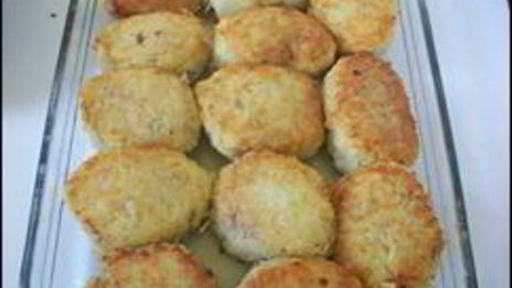 картофельные драники с мясом под грибным соусом