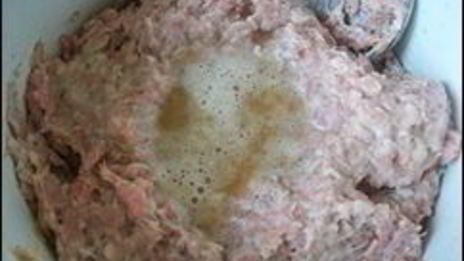 картофельные драники с мясом под грибным соусом