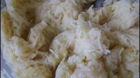 картофельные драники с мясом под грибным соусом