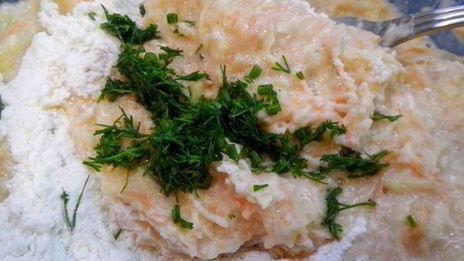 овощные оладьи-драники со сметанно-чесночным соусом