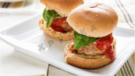 булочки с фрикадельками из индейки в духовке