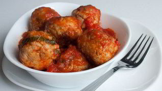 Фрикадельки говяжьи в томатном соусе