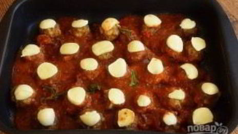 фрикадельки под томатно-сырным соусом
