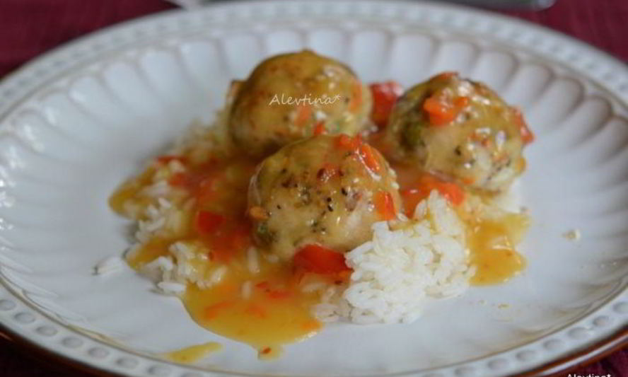 Рецепт фрикаделек с фисташками из индюшатины под апельсиновым соусом