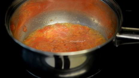 фрикадельки с фисташками из индюшатины под апельсиновым соусом